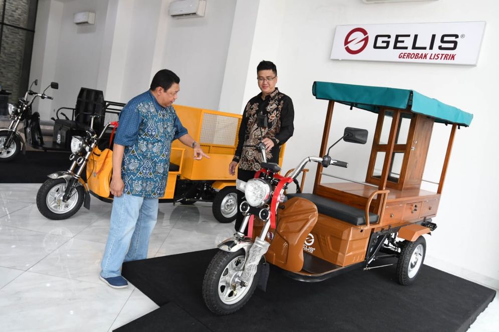 Gerobak listrik  (Gelis) kini sudah hadir di Sursbaya. 