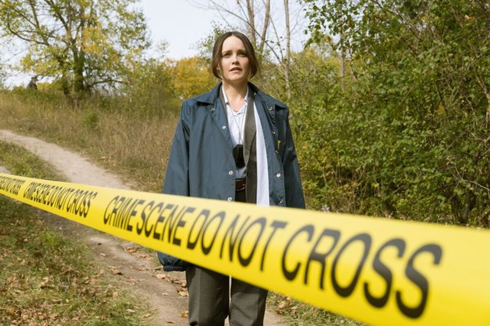 Rebecca Breeds sebagai Clarice Starling, tokoh utama dalam serial Clarice. Serial tersebut merupakan lanjutan dari film Silence of the Lambs yang dibintangi Anthony Hopkins dan Jodie Foster.