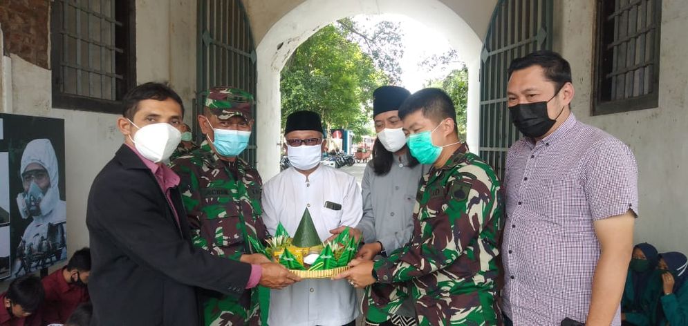 Selamatan umbul dongo persiapan pendirian rumah sakit lapangan TNI AD di Benteng Vastenberg Solo