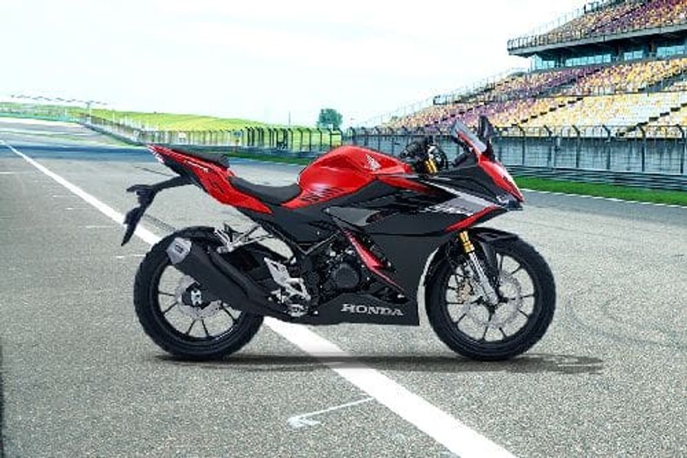 Honda CBR150R salah satu motor yang dilengkapi dengan fitur-fitur penunjang keamanan