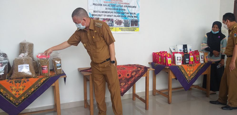 Walikota Pagaralam saat meresmikan Rumah Produksi Kopi
