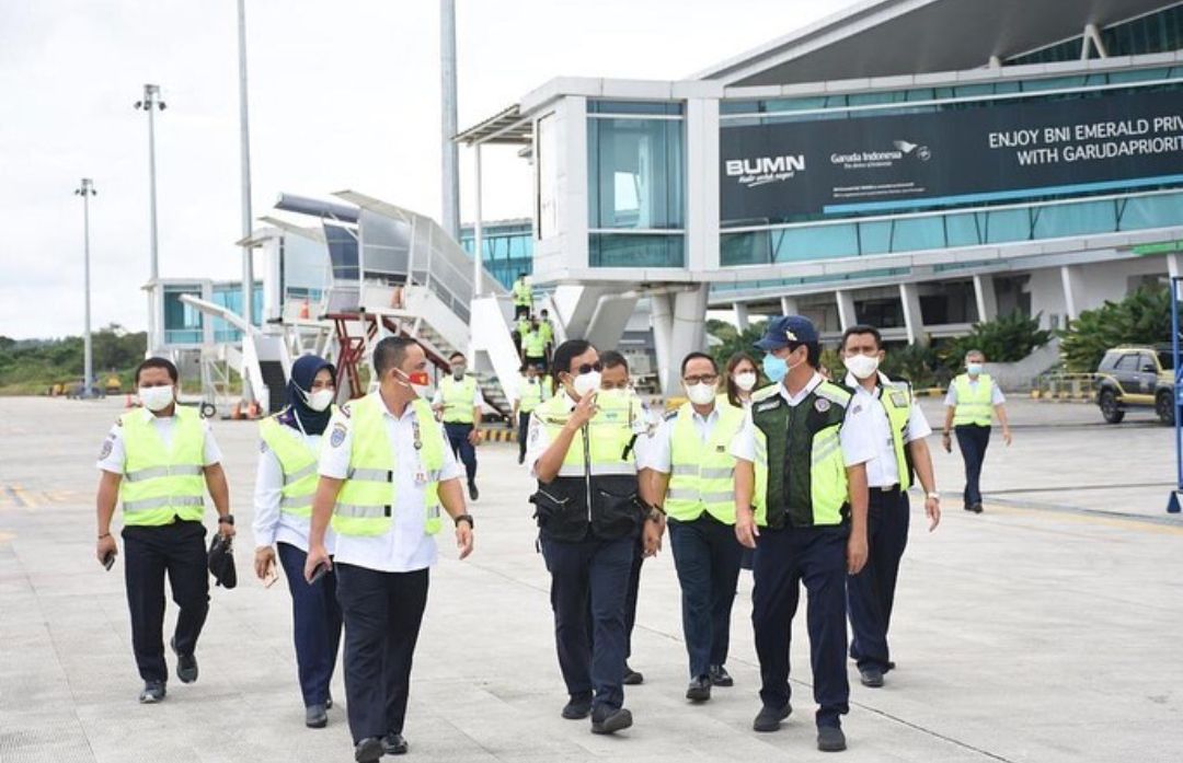 Kadishub Kaltim AFF Sembiring saat berada di Bandara APT Pranoto