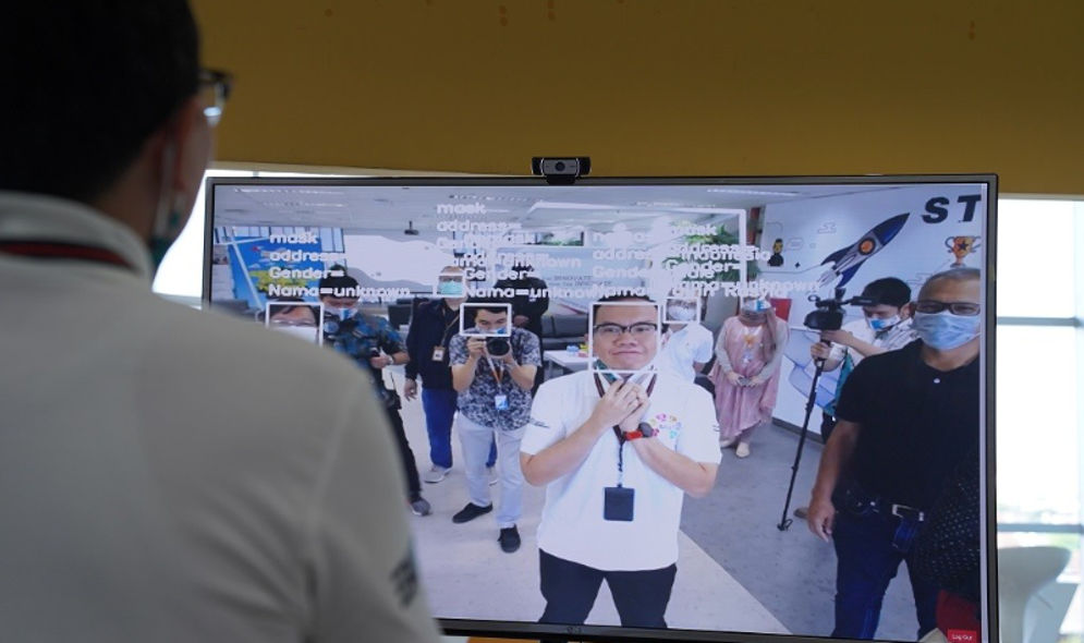 NVIDIA DGX A100 merupakan teknologi AI berbasis GPU yang menyediakan kemampuan supercomputer pada data center.