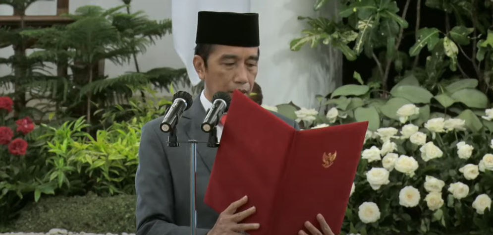 Pelantikan Dewan Pengawas (Dewas) Lembaga Pengelola Investasi (LPI) atau Sovereign Wealth Fund (SWF) secara resmi dilakukan oleh Presiden Joko Widodo hari ini, Rabu, 27 Januari 2021. / Tangkapan Layar YouTube Setpres.