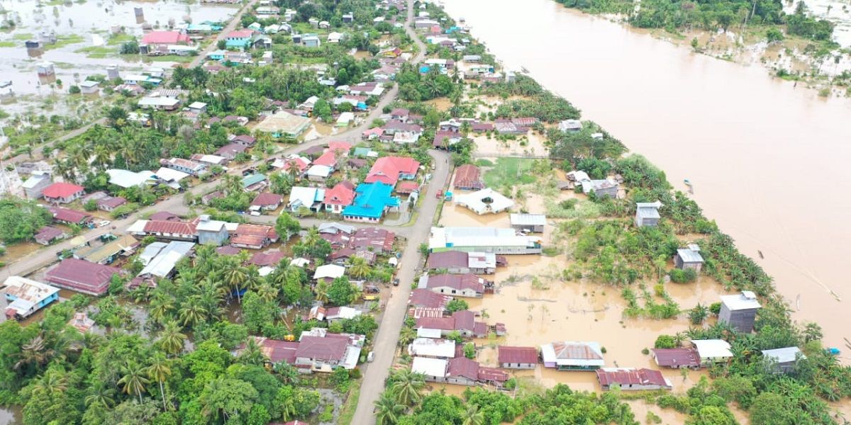 <p>Hujan dengan intensitas tinggi mengakibatkan luapan pada Daerah Aliran Sungai (DAS) Sungai Sembakung pada Jumat, 8 Januari 2021, dengan ketinggian permukaan air mencapai 100 sentimeter. / Dok. BPBD Kabupaten Nunukan</p>
