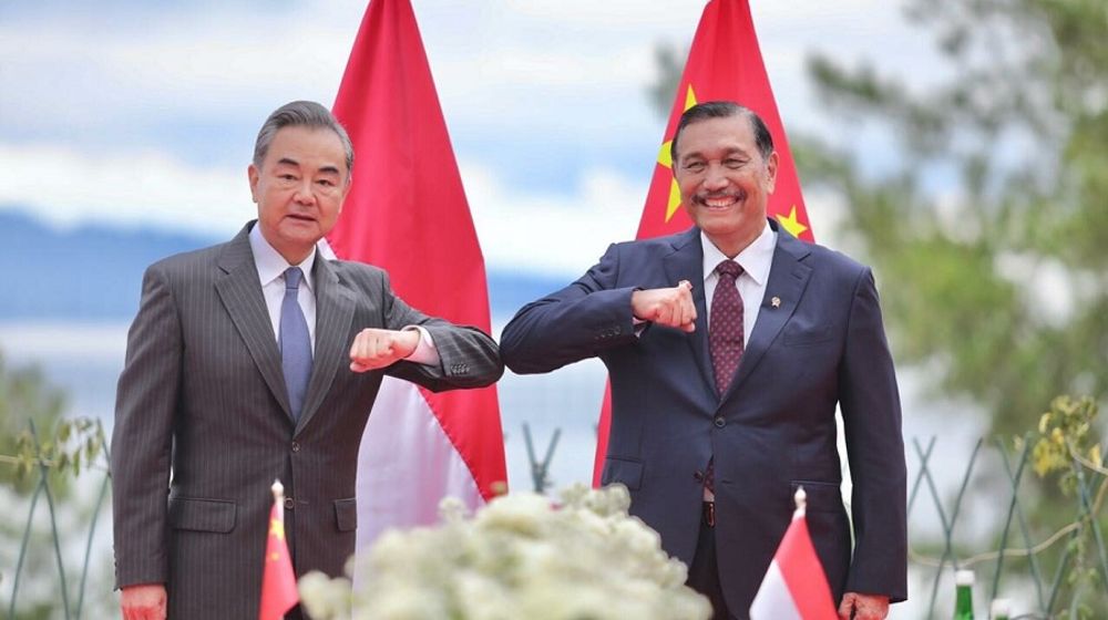<p>Menteri Koordinator Bidang Kemaritiman dan Investasi (Menko Marves) Luhut Binsar Pandjaitan menerima kunjungan dari Menteri Luar Negeri China, Wang Yi pada Selasa, 12 Januari 2021 di Parapat, Sumatra Utara. / Dok. Kemenko Marves</p>