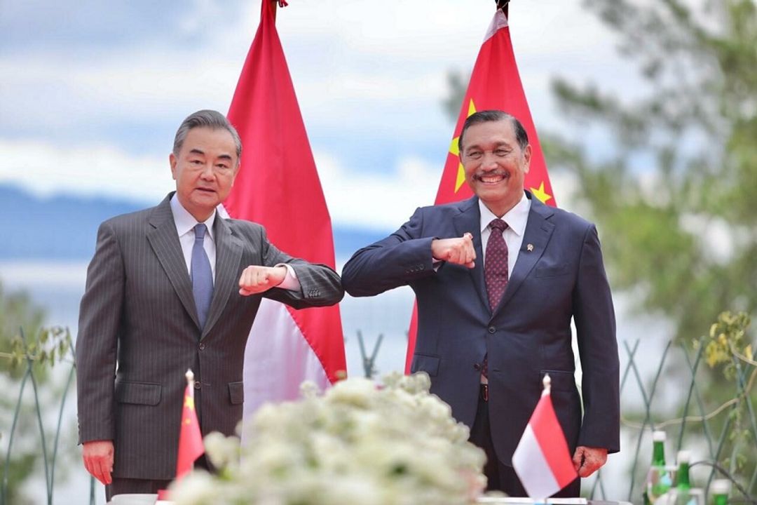 <p>Menteri Koordinator Bidang Kemaritiman dan Investasi (Menko Marves) Luhut Binsar Pandjaitan menerima kunjungan dari Menteri Luar Negeri China, Wang Yi pada Selasa, 12 Januari 2021 di Parapat, Sumatra Utara. / Dok. Kemenko Marves</p>
