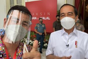 <p>Raffi Ahmad bersama Presiden Jokowi usai menjalani vaksinasi COVID-19 di Istana Kepresidenan, Rabu, 13 Januari 2021. / Instagram @Raffinagita1717</p>

