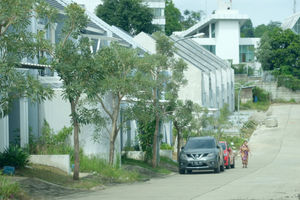 <p>Suasana perumahan cluster di kawasan Sentul, Kabupaten Bogor, Jawa Barat, Sabtu, 2 Januari 2021. Foto: Ismail Pohan/TrenAsia</p>