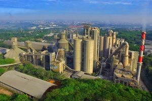 <p>Pabrik semen PT Solusi Bangun Indonesia Tbk (SMCB) dari Semen Indonesia Grup (SIG) yang sebelumnya adalah Holcim. / Dok. Perseroan</p>