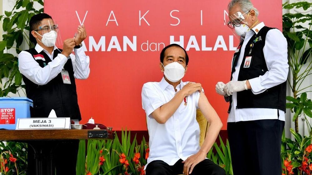 <p>Presiden Joko Widodo menjadi individu pertama yang mendapat vaksin Sinovac / Dok. BPMI Setpres</p>
