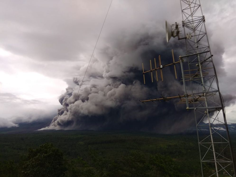 Semburan awan panas Gunung Semeru, Sabtu 16 Januari 2021