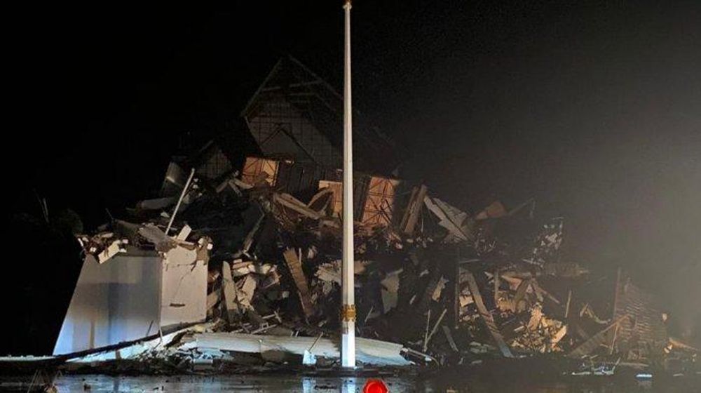 <p>Kantor Gubernur Sulbar ambruk karena gempa/Istimewa </p>