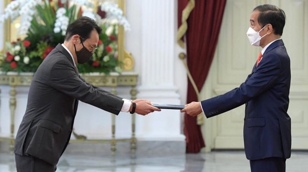 <p>Duta Besar Jepang untuk Indonesia Kenji Kanasugi dalam serah terima jabatan oleh Presiden Indonesia Joko Widodo. /instagram.com/jpnambsindonesia</p>
