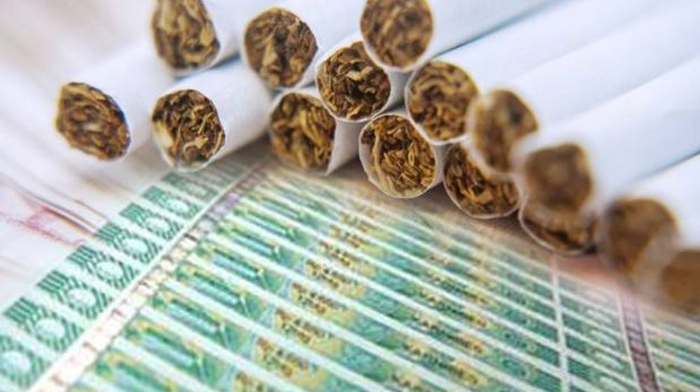 Tarif cukai naik berdampak pada kenaikan harga rokok di pasaran. 