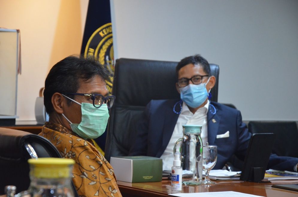 Gubernur Sumbar Irwan Prayitno bersama Menteri Pariwisata dan Ekonomi Kreatif Sandiaga Uni di Jakarta/Foto: ist