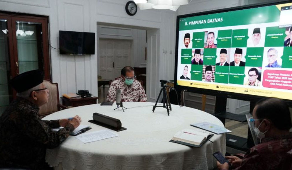  Wapres Ma’ruf Amin menerima para pengurus Baznas, Kamis (04/01/2021), melalui konferensi video. (Foto: BPMI Setwapres)