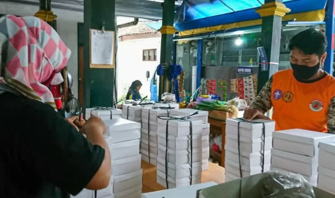 Kelompok kuliner sediakan makanan untuk penyintas COVID-19