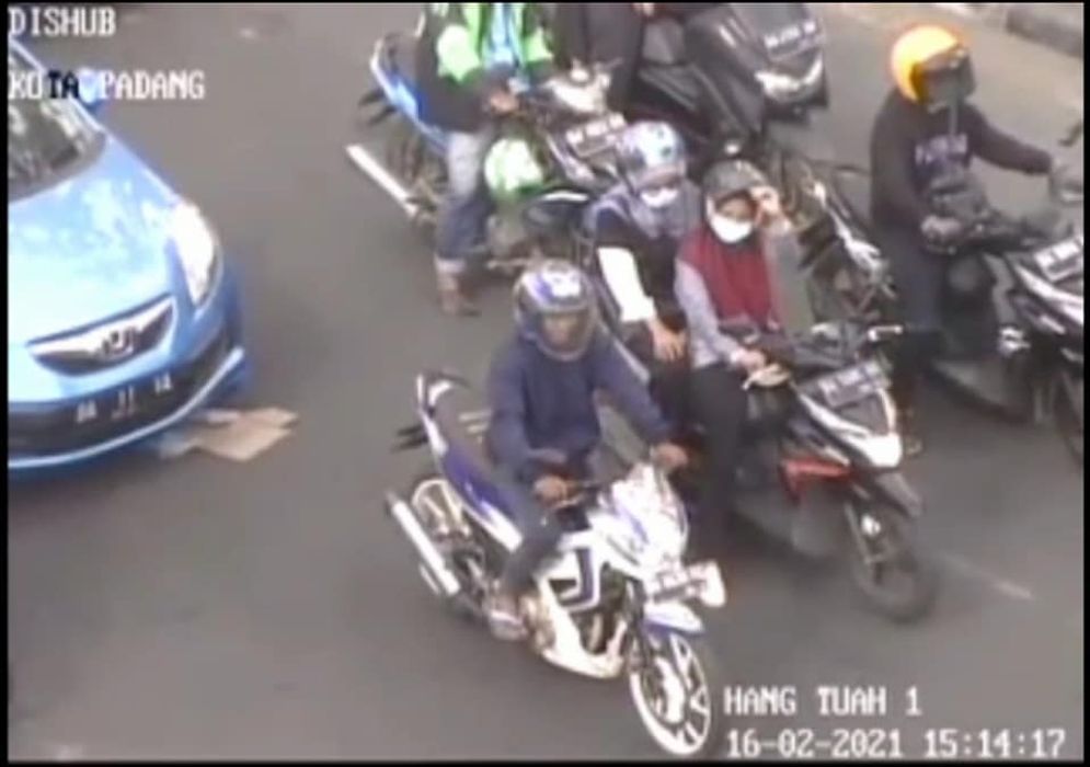 Pemantauan CCTV di kawasan jalan Hangtuah Padang. Foto: ist