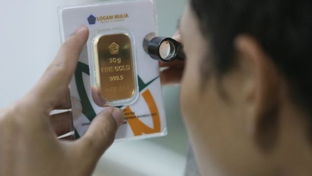 Harga Emas 24 Karat Antam Stabil di Level Rp930 Ribu/Gram