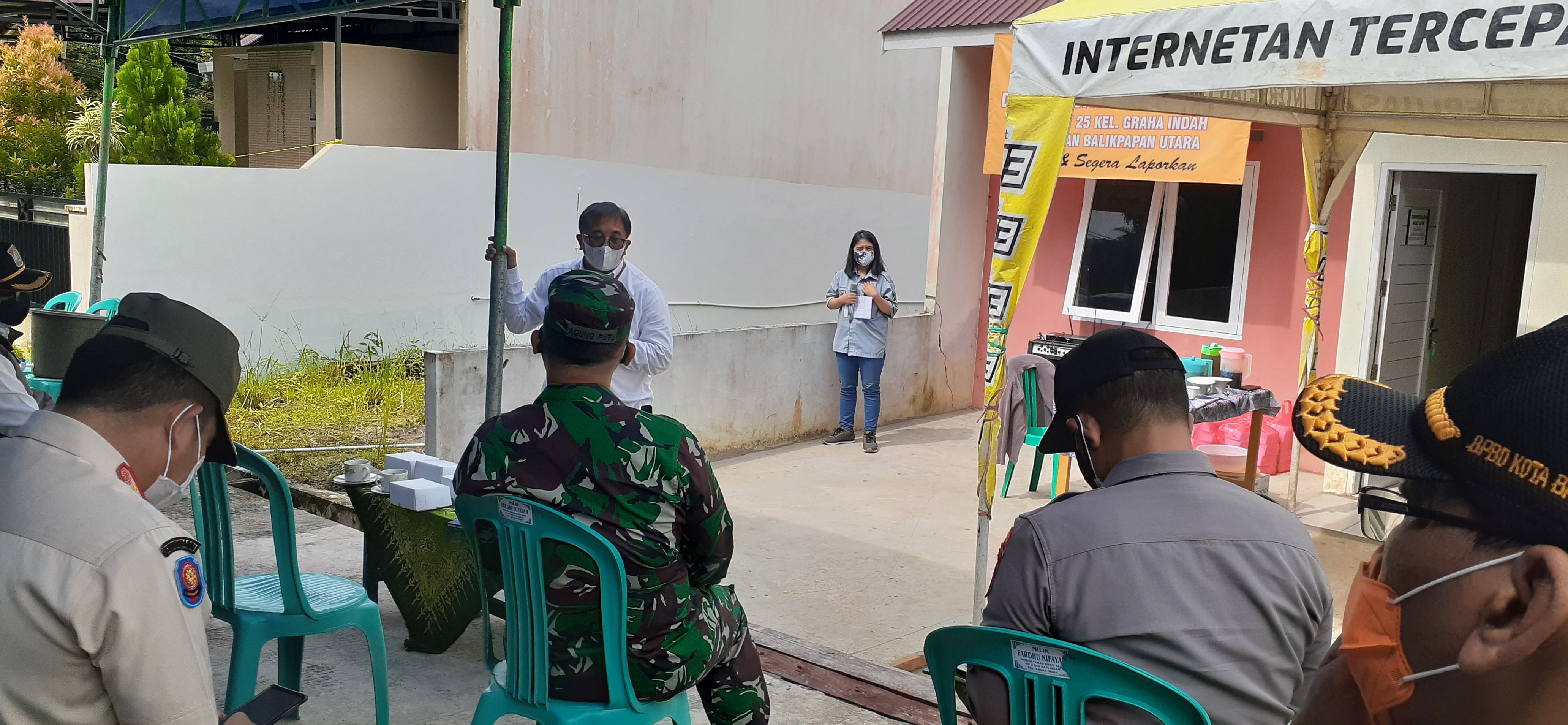 Wali Kota Balikpapan Rizal Effendi saat monitoring PPKM skala mikro di RT 24 dan 25 Kelurahan Graha Indah