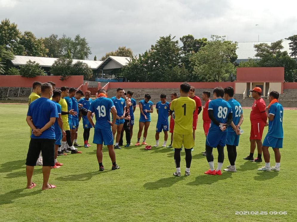 Sesi latihan perdana Bhayangkara Solo FC