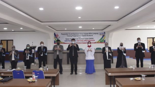 Ketua Yayasan UMITRA Lantik Pejabat Struktural dan Personalia BKBH