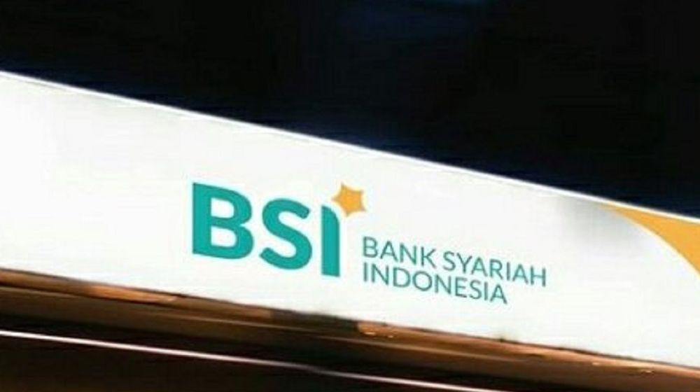 <p>Papan nama PT Bank Syariah Indonesia Tbk (BRIS) atau BSI yang akan menjadi bank syariah terbesar di Indonesia, beroperasi mulai 1 Februari 2021. / Istimewa</p>
