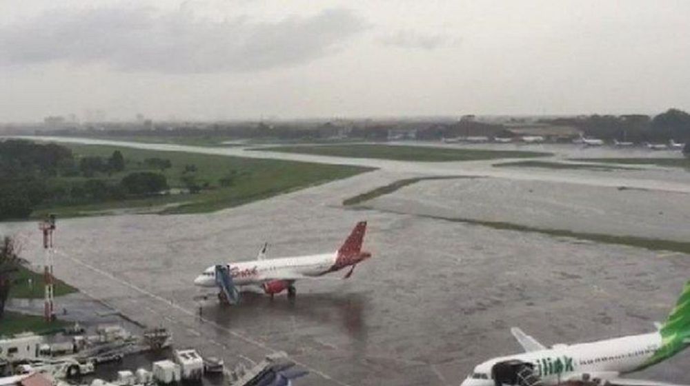 <p>Banjir menggenangi Bandara Ahmad Yani Semarang / Dok. Kemenhub</p>