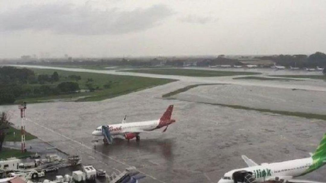 <p>Banjir menggenangi Bandara Ahmad Yani Semarang / Dok. Kemenhub</p>
