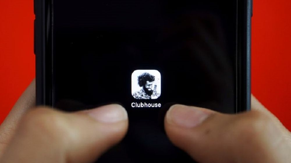 <p>FILE PHOTO: The social audio app Clubhouse is seen on a mobile phone in this illustration picture taken February 8, 2021. REUTERS/Florence Lo/Illustration/File Photo</p>