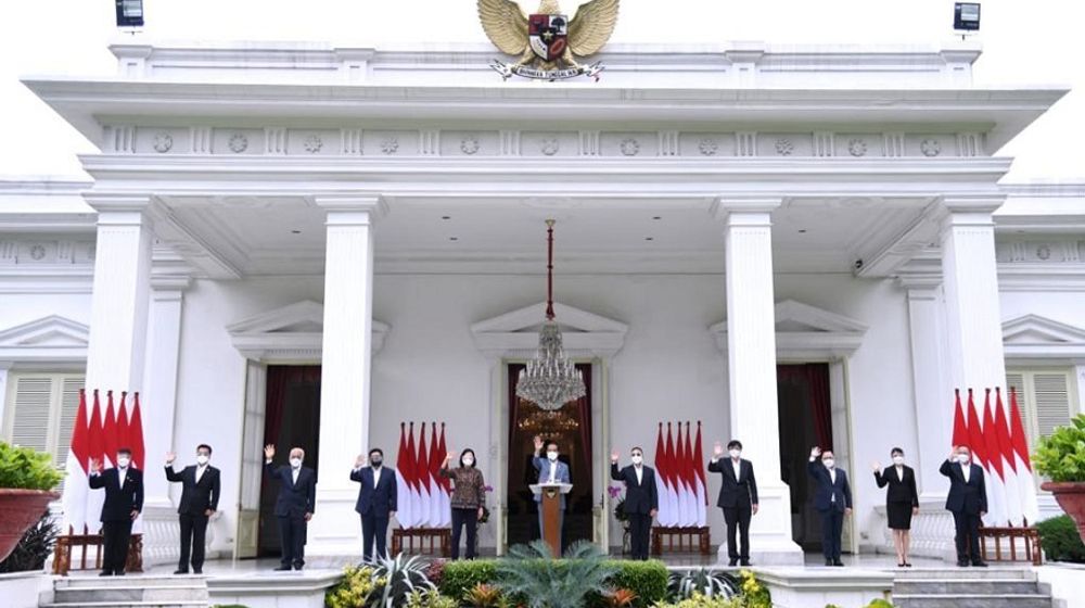<p>Presiden Joko Widodo memperkenalkan figur-figur yang tergabung sebagai anggota Dewan Pengawas dan Dewan Direktur Lembaga Pengelola Investasi (LPI) yang bernama Indonesia Investment Authority (INA) pada Selasa, 16 Februari 2021. / Setneg.go.id</p>
