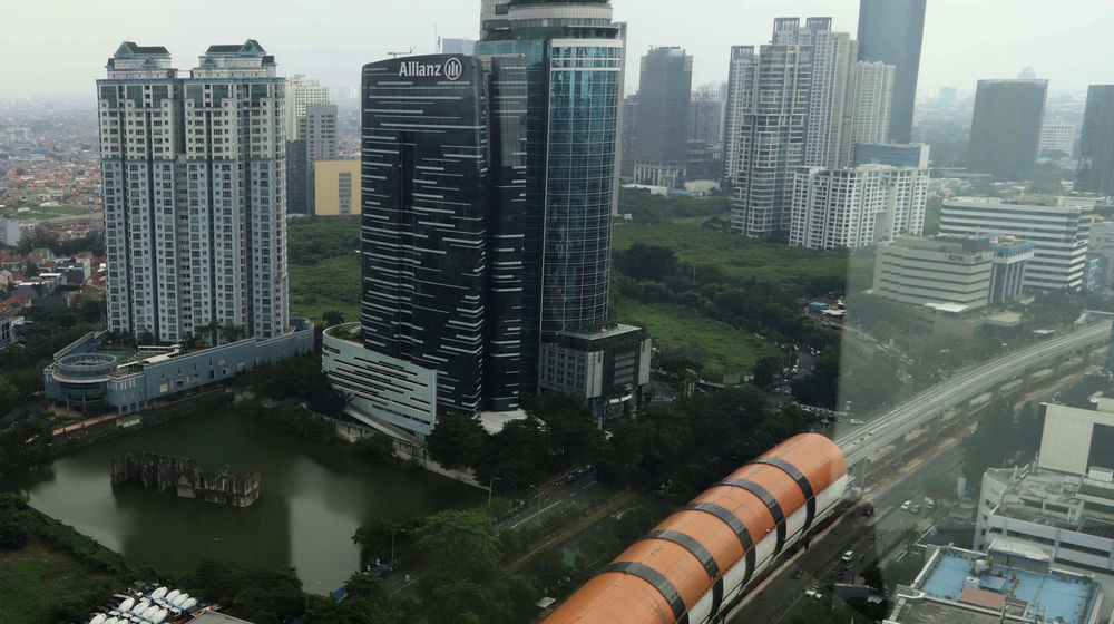 <p>Lanskap gedung perkantoran diambil dari kawasan Rasuna Said, kuningan, Jakarta, Jum’at, 26 Februari 2021. Foto: Ismail Pohan/TrenAsia</p>
