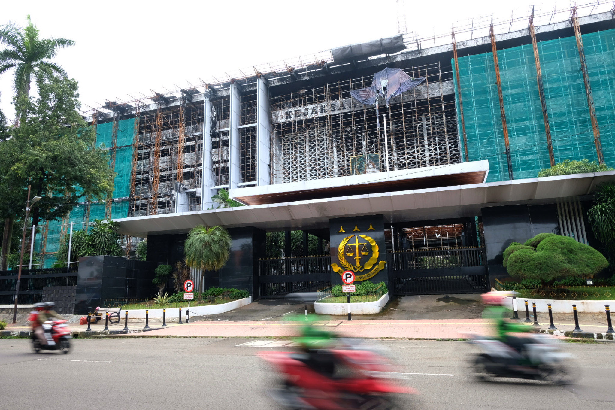 <p>Gedung Kejaksaan Agung di Jalan Sultan Hasanuddin, Kebayoran Baru, Jakarta Selatan, Senin, 22 Februari 2021. Foto: Ismail Pohan/TrenAsia</p>
