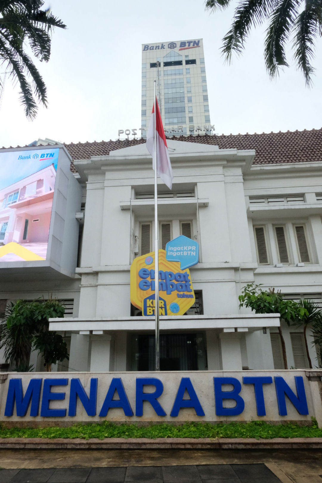 <p>Suasana kantor pusat Menara BTN, Gajahmada, Jakarta, Selasa, 16 Februari 2021. Foto: Ismail Pohan/TrenAsia</p>
