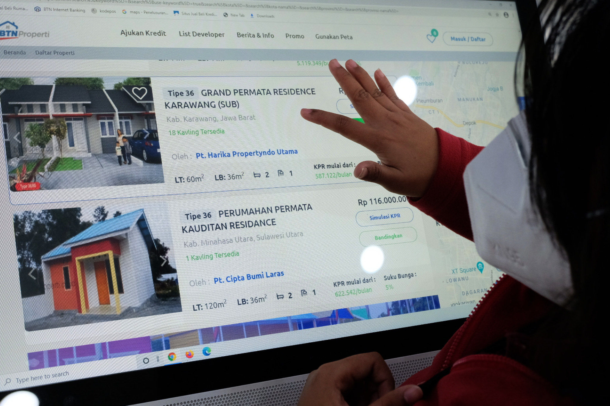 <p>Nasabah mencari informasi mengenai kredit pemilikan rumah (KPR) di kantor pusat Menara BTN, Gajahmada, Jakarta, Selasa, 16 Februari 2021. Foto: Ismail Pohan/TrenAsia</p>

