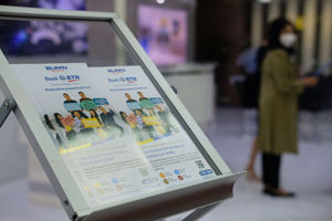 <p>Nasabah mencari informasi mengenai kredit pemilikan rumah (KPR) di Plaza KPR kantor pusat Menara BTN, Gajahmada, Jakarta, Selasa, 16 Februari 2021. Foto: Ismail Pohan/TrenAsia</p>