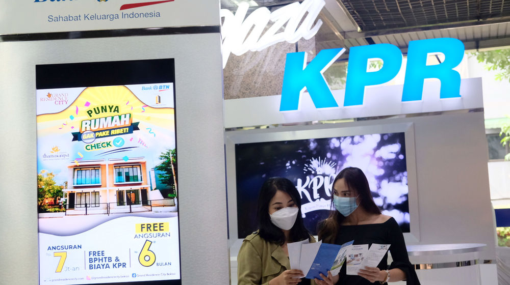 <p>Nasabah mencari informasi mengenai kredit pemilikan rumah (KPR) di kantor pusat Menara BTN, Gajahmada, Jakarta, Selasa, 16 Februari 2021. Foto: Ismail Pohan/TrenAsia</p>
