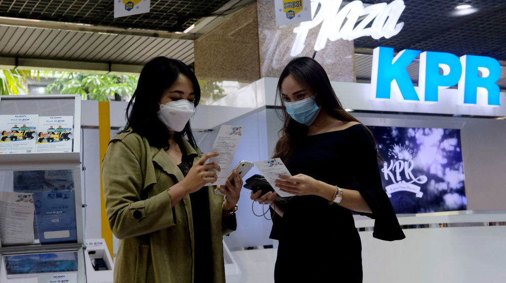 <p>Nasabah mencari informasi mengenai kredit pemilikan rumah (KPR) di kantor pusat Menara BTN, Gajahmada, Jakarta, Selasa, 16 Februari 2021. Foto: Ismail Pohan/TrenAsia</p>