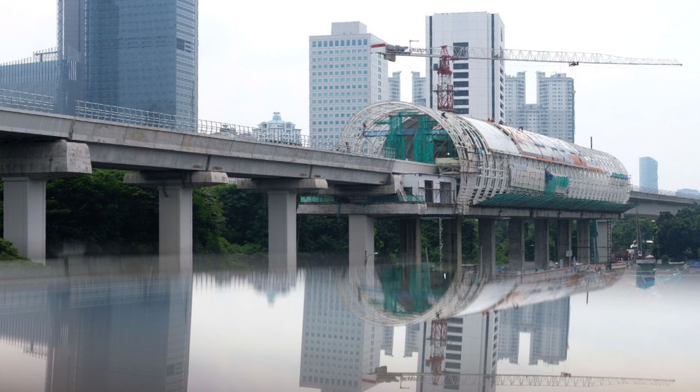 <p>Suasana proyek pembangunan stasiun kereta Light Rapid Transit (LRT) Jabodebek di Dukuh Atas, Jakarta, Rabu, 17 Februari 2021. Foto: Ismail Pohan/TrenAsia</p>
