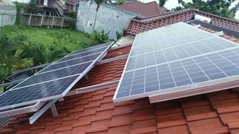 <p>PLTS Atap/Listrik Indonesia</p>
