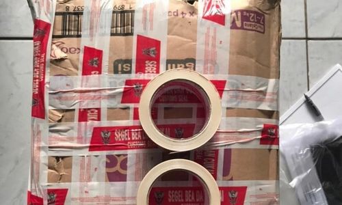 <p>Direktorat Jenderal Bea dan Cukai Kementerian Keuangan (Kemenkeu) mengamankan 8.000 rokok ilegal pada transaksi online. / Bea Cukai</p>