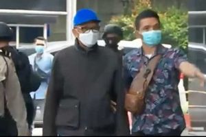 <p>Nurdin Abdullah saat tiba di KPK Sabtu 27 Februari 2021/YouTube</p>
