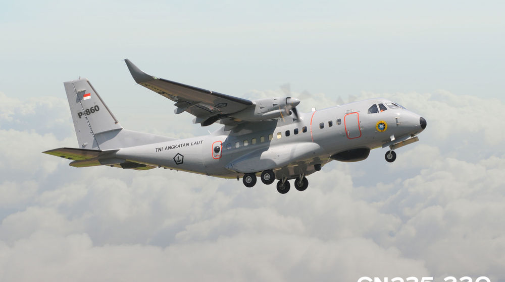 <p>Pesawat buatan Indonesia CN235-220 MPA kembali digunakan ketiga kalinya oleh Angkatan Udara Republik Senegal. / Indonesia.go.id</p>
