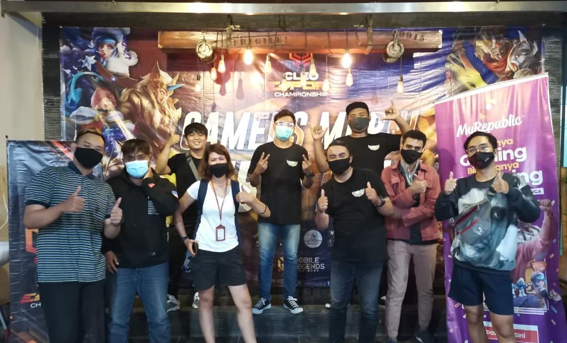 Komunitas Kill The LAst Surabaya sukses menggelar turnamen esport yang mempertemukan ratusan gamer dari berbagai daerah di Jawa Timur. Turnamen digelar dengan menerapkan protokol kesehatan