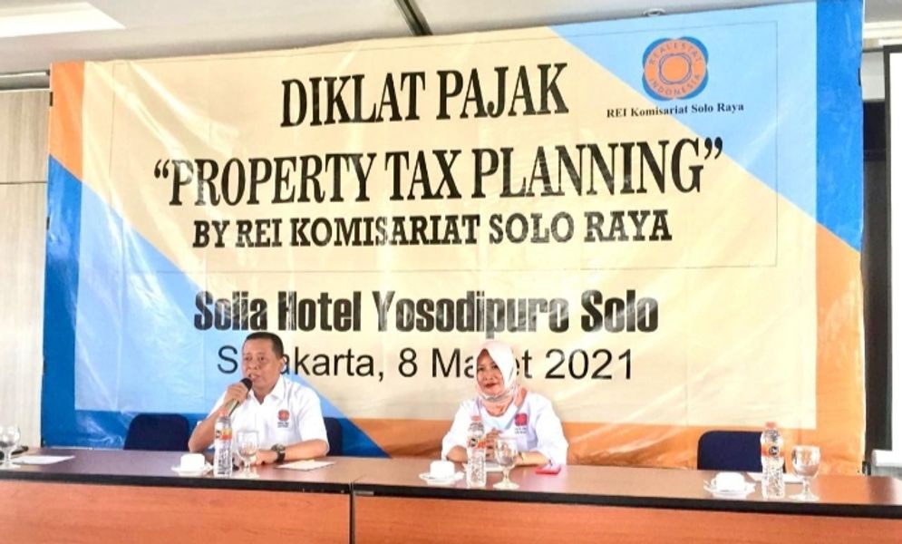 Ketua REI Komisariat Soloraya Maharani dan Wakil Ketua DPD REI Jateng Anthony AH Prasetyo, membuka Diklat Pajak
