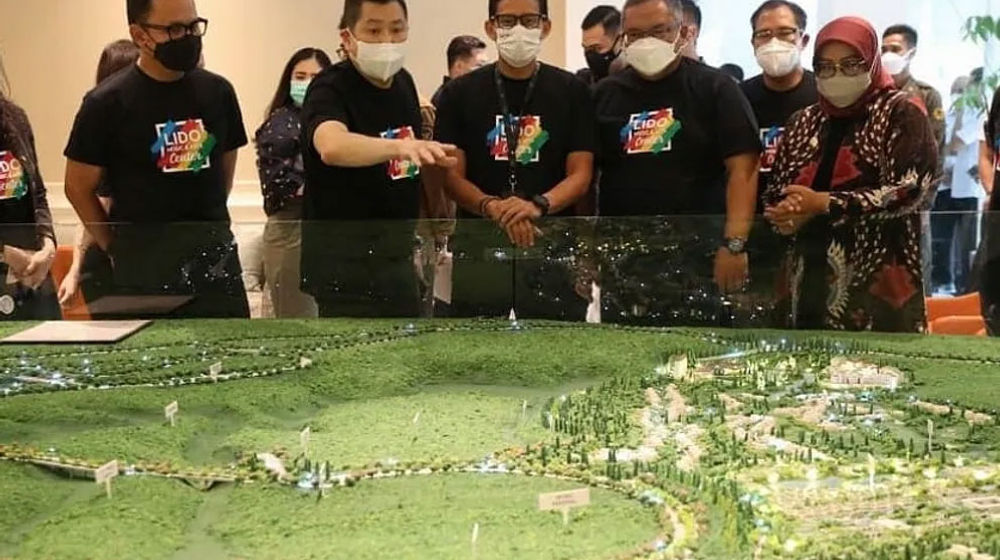 Menparekraf Sandiaga Salahuddin Uno dan Konglomerat pemilik MNC Group Hary Tanoesoedibjo saat peletakan batu pertama di kawasan Lido City / Facebook @HaryTanoesoedibjoOfficial