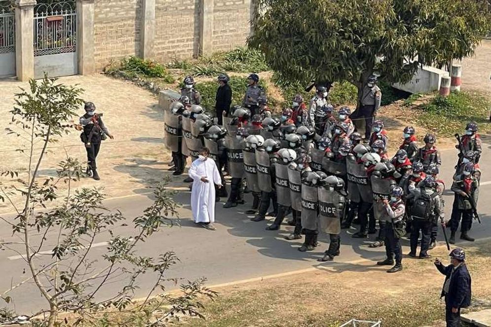 Pastor Myanmar.jpeg