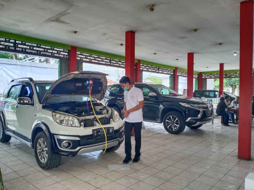 Bengkel resmi Surya Denso ini berada di Jalan Raya By Pass Km 49 Desa Jabon, Kecamatan Mojokerto.