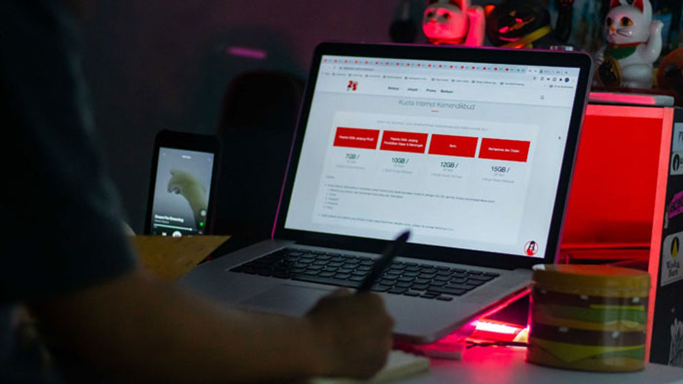 Telkomsel terus berinisiatif untuk mengambil peran terdepan untuk memastikan kenyamanan dan kelancaran masyarakat menjalankan aktivitas keseharian di masa pandemi COVID-19.